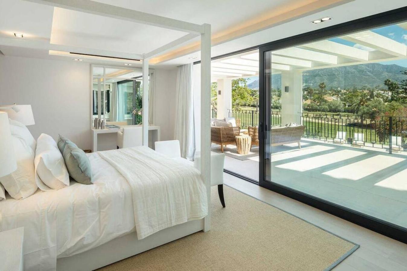 Villa Mercedes - Luxury 5-bedroom In Brisas, Marbella