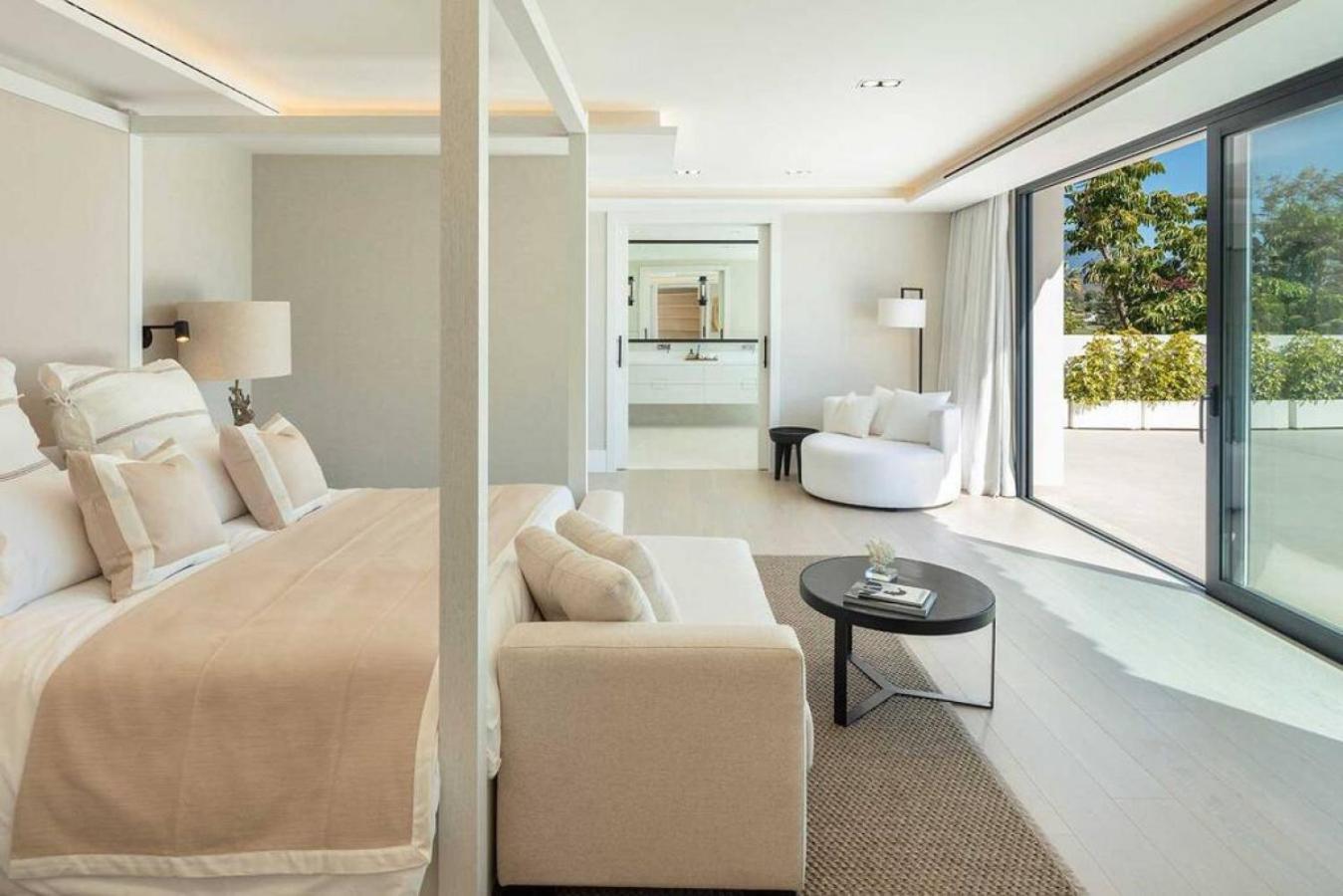 Villa Mercedes - Luxury 5-bedroom In Brisas, *