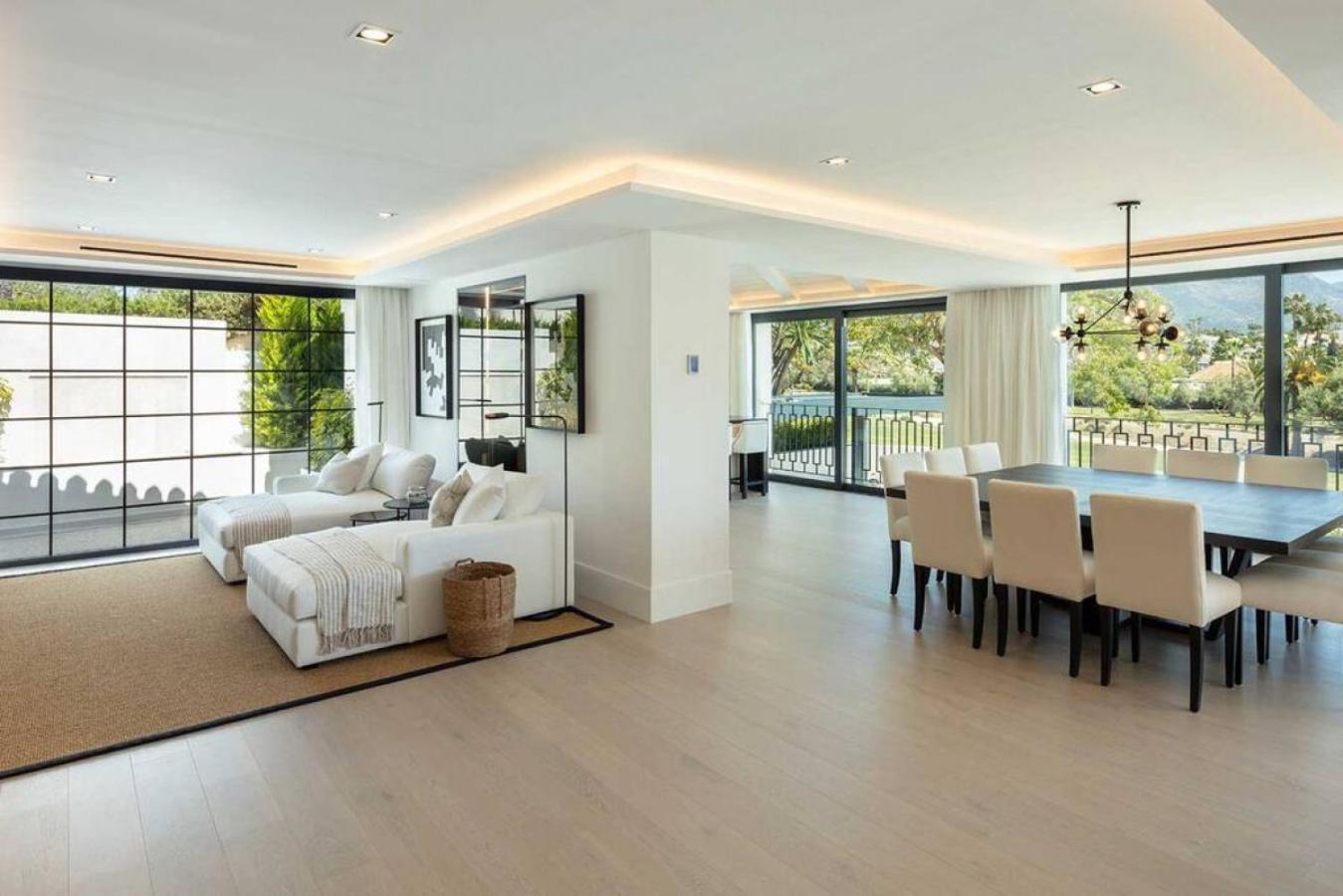 Mercedes - Luxury 5-bedroom In Brisas, * Marbella